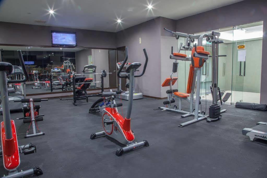 Kl Plaza Suites Kuala Lumpur Bagian luar foto