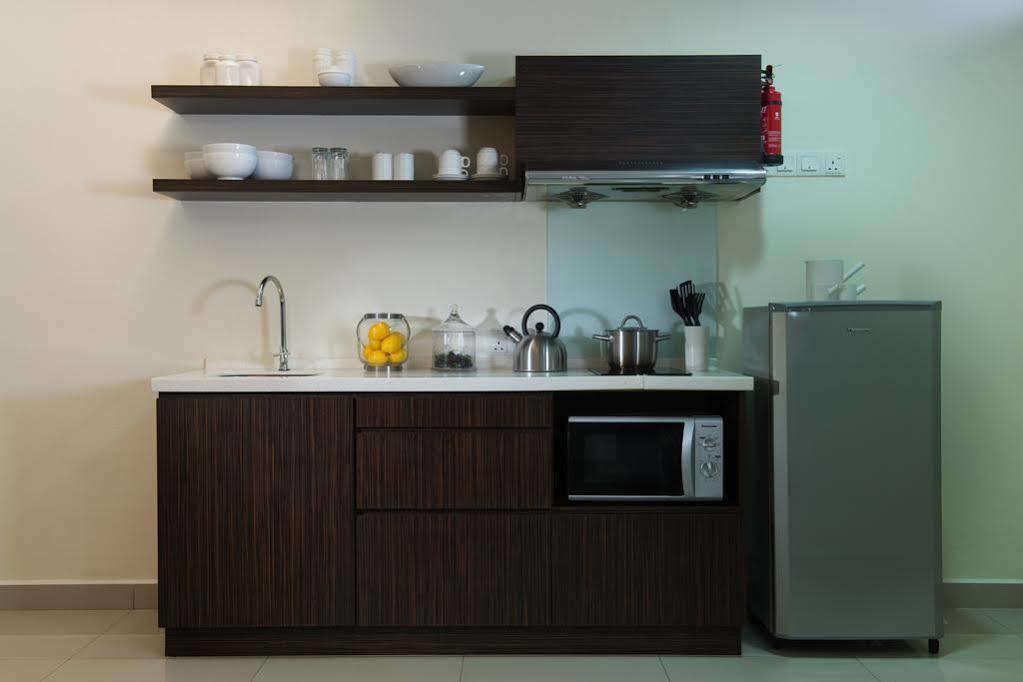 Kl Plaza Suites Kuala Lumpur Bagian luar foto